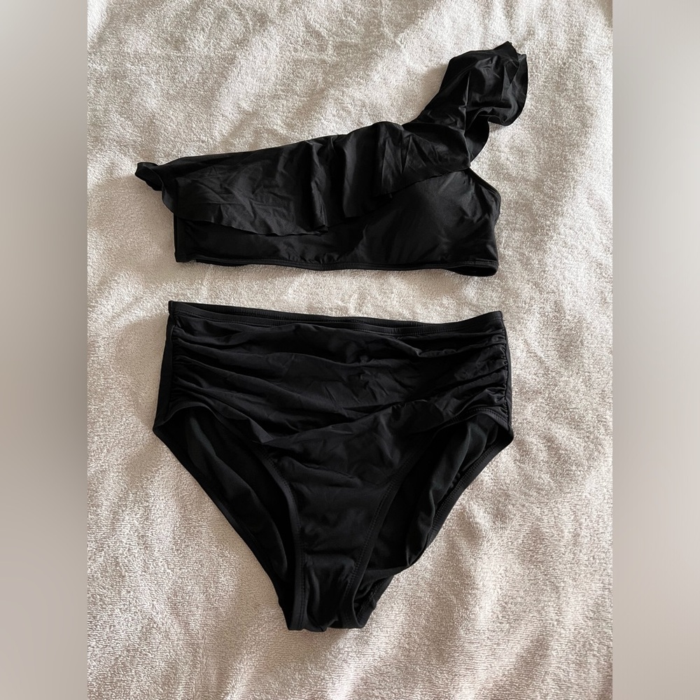 Kona Sol black bikini